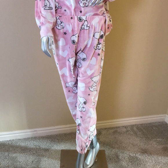 MUNKI MUNKI Peanuts Snoopy Hearts Velour Pajama Set Women's - Picture 5 of 16